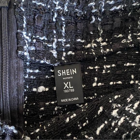 Woman’s medium-large clothing bundle - Picture 7 of 10